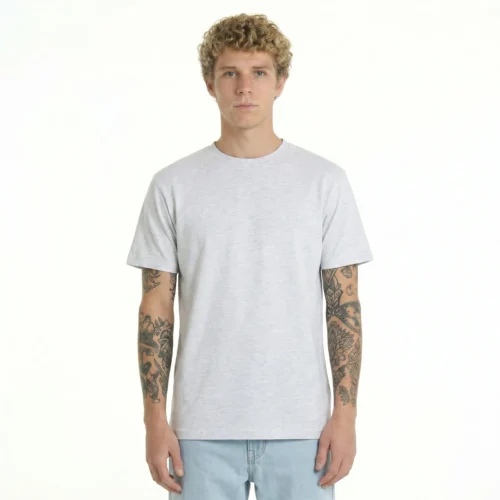 T-shirt básica regular cinza claro para homem.